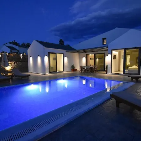 Oras Corfu Дассия