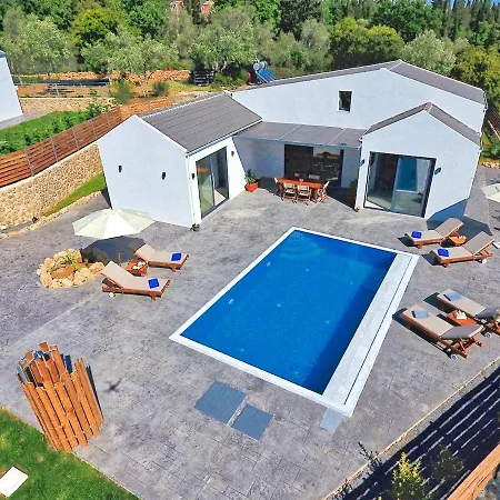 Oras Corfu Vilă